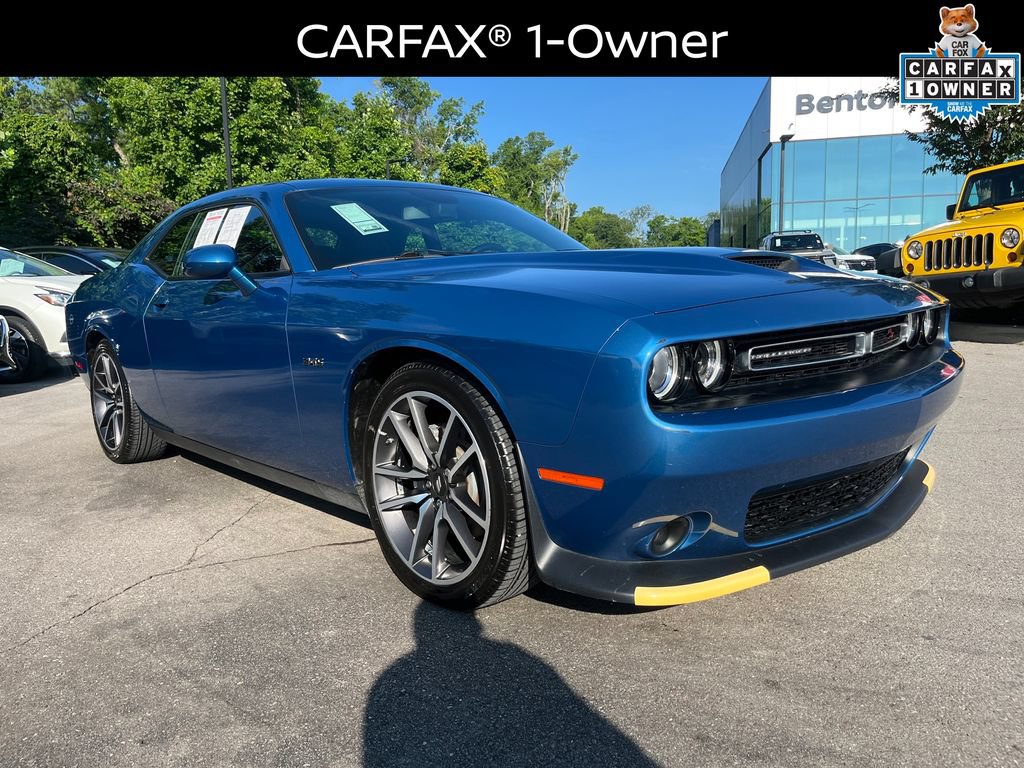 Used 2023 Dodge Challenger R/T RWD video 3