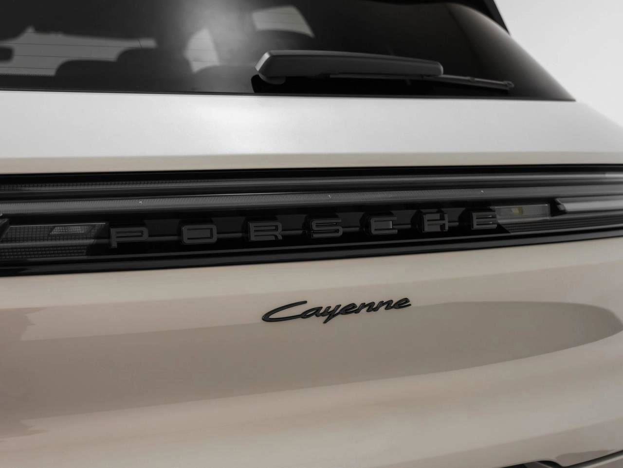 New 2025 Porsche Cayenne image 18
