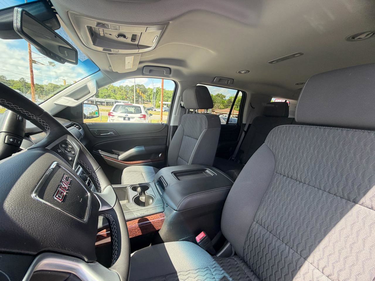 Used 2017 GMC Yukon SLE w/ SLE Value Package image 25