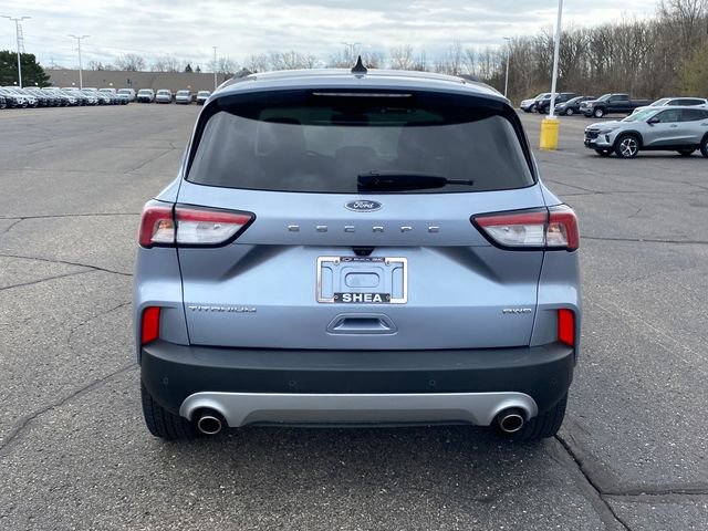 Used 2022 Ford Escape Titanium image 4