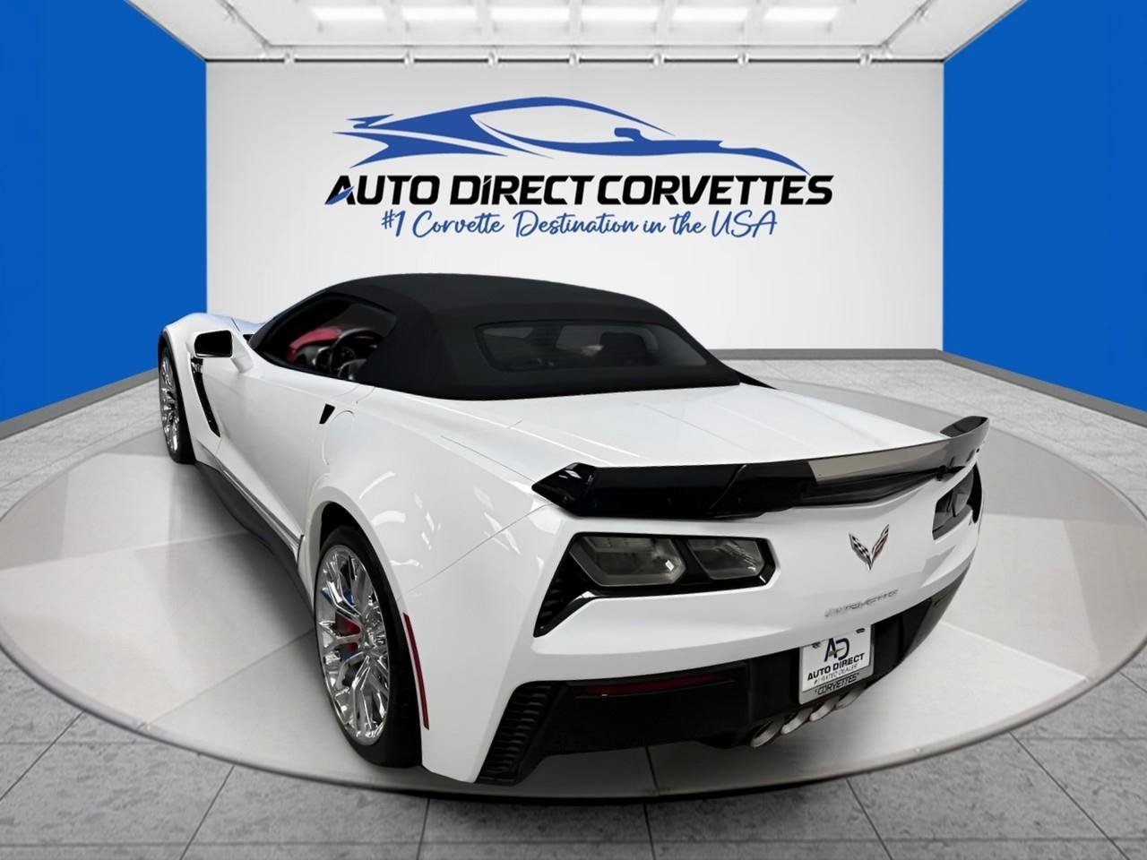 Used 2015 Chevrolet Corvette Z06 w/ 3LZ Preferred Equipment Group RWD image 30