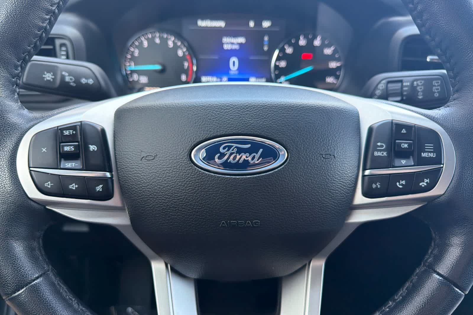 Used 2023 Ford Explorer XLT AWD/4WD image 24