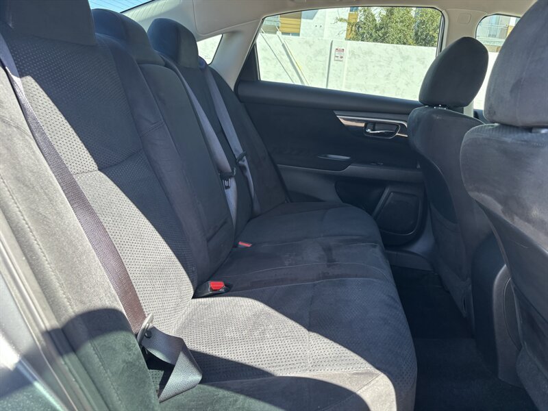 Used 2014 Nissan Altima 2.5 S w/ Display Audio Package FWD image 41