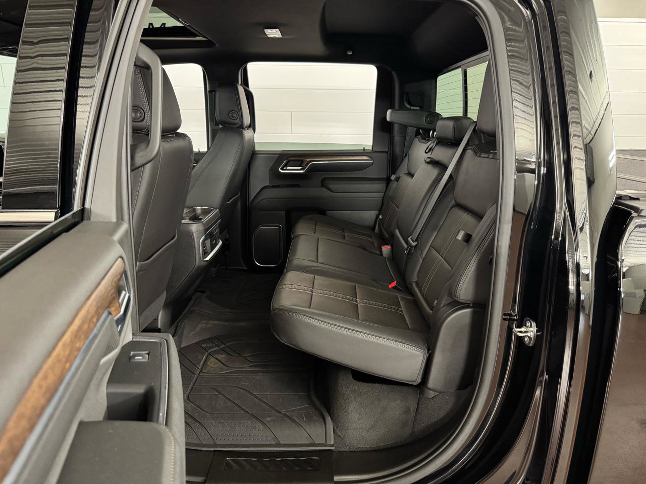 Used 2024 Chevrolet Silverado 2500 High Country w/ Technology Package image 39