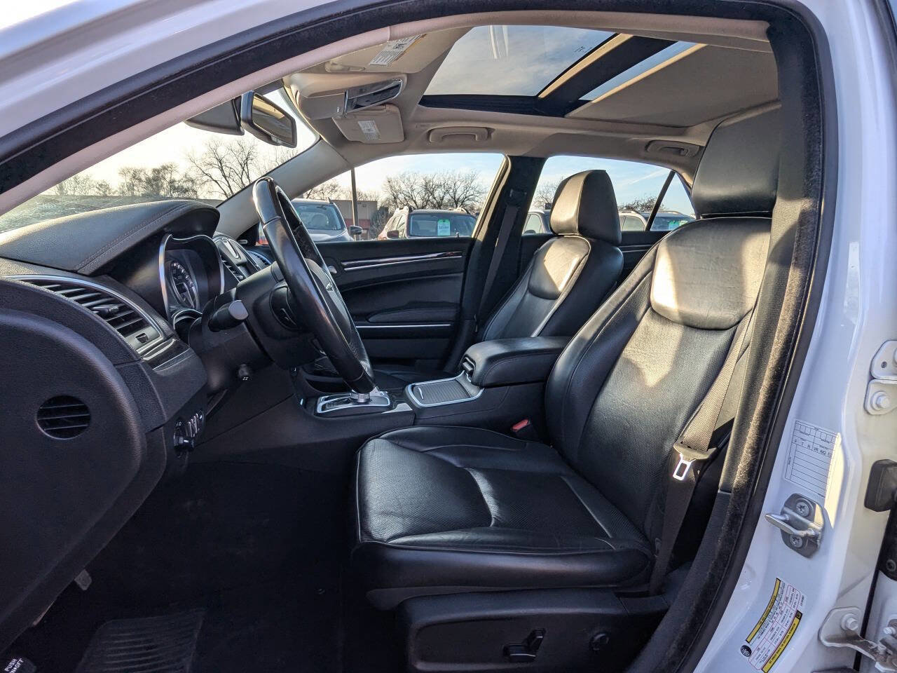 Used 2020 Chrysler 300 Limited image 12