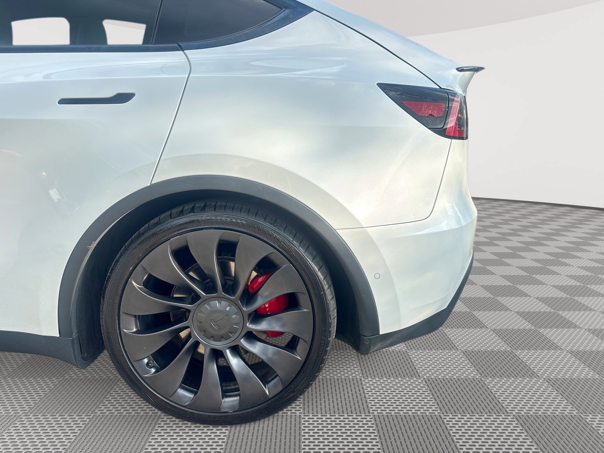 Used 2022 Tesla Model Y Performance AWD/4WD image 29