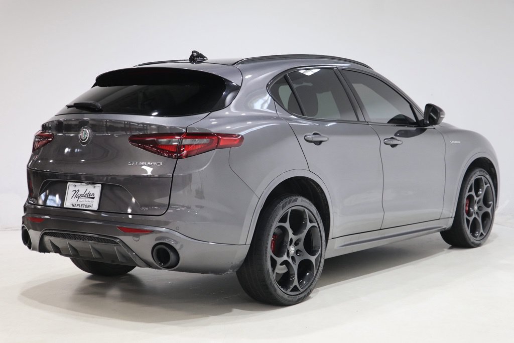 Used 2023 Alfa Romeo Stelvio Veloce AWD/4WD image 8