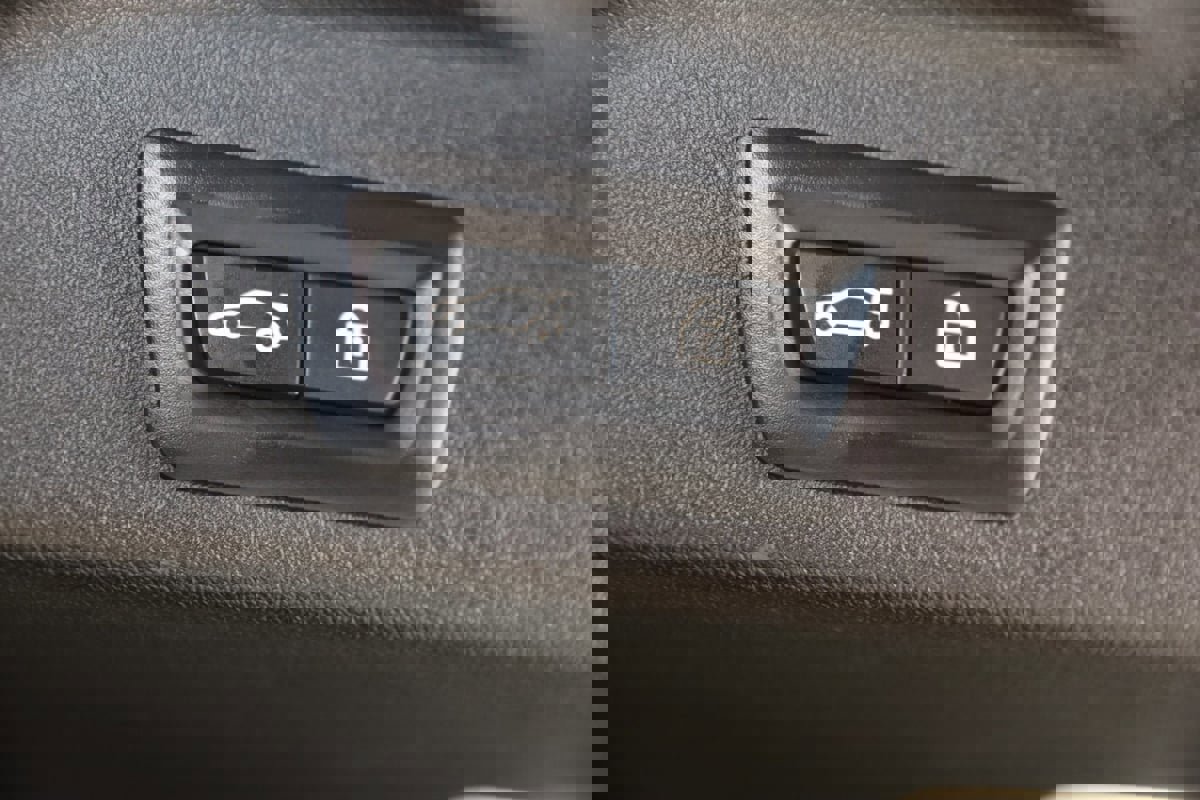 Used 2021 BMW X5 M50i image 56