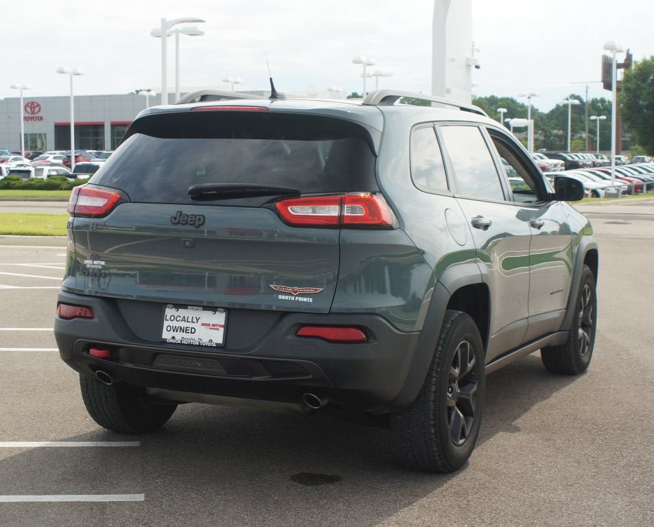 Used 2015 Jeep Cherokee Trailhawk w/ Comfort/Convenience Group AWD/4WD image 14