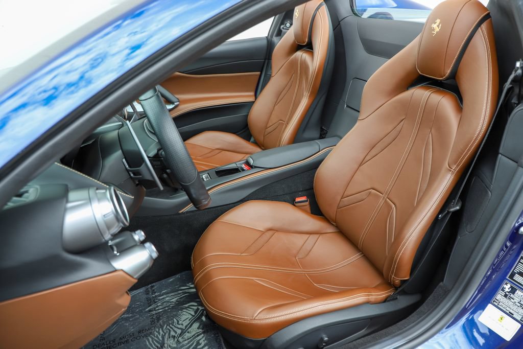 Used 2021 Ferrari 812 GTS RWD image 8
