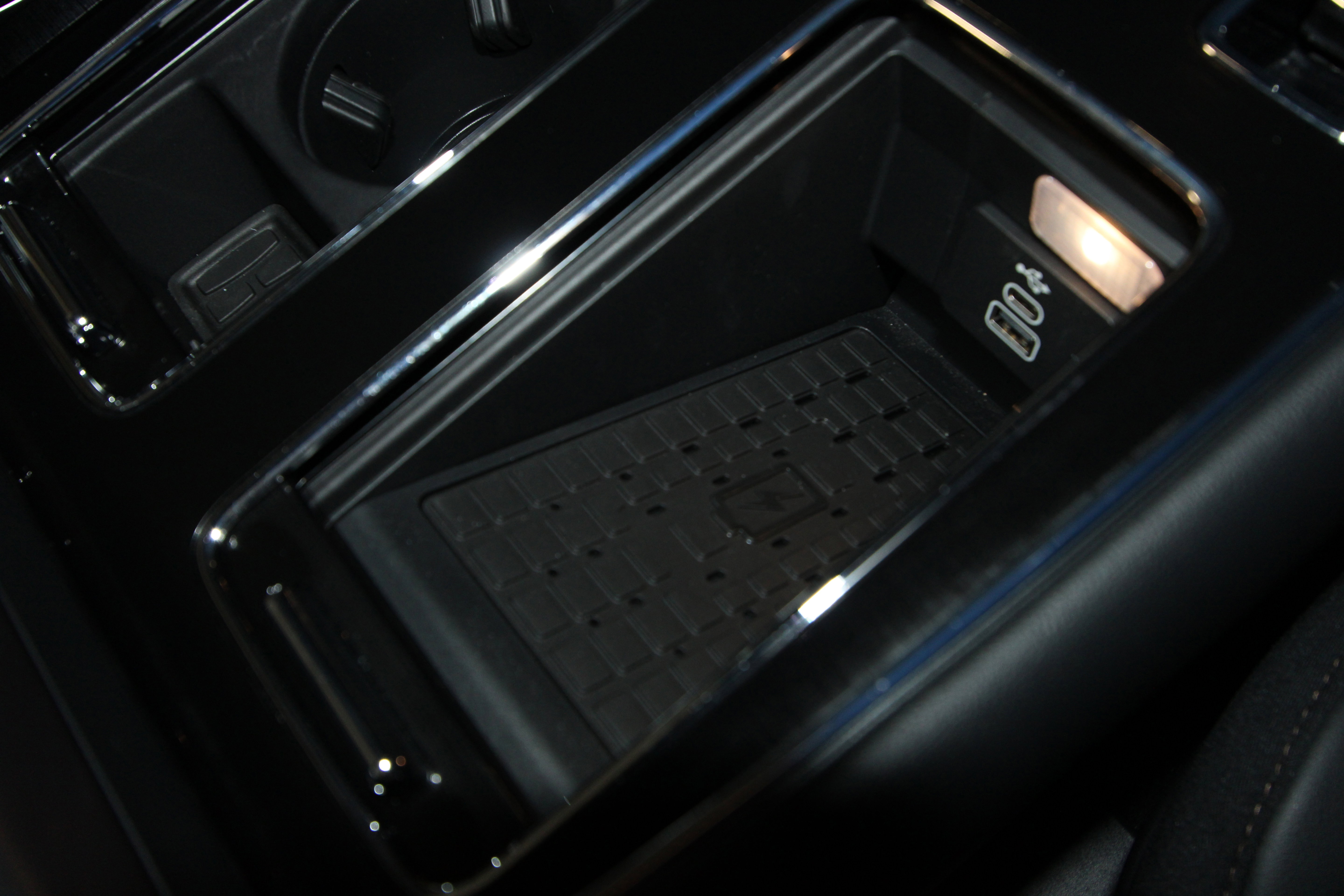 New 2026 Lincoln Aviator AWD w/ Jet Appearance Package image 15