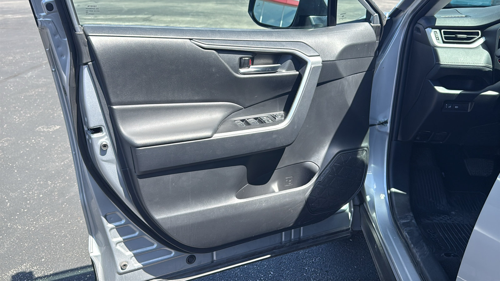 Certified 2025 Toyota RAV4 XLE AWD/4WD image 10