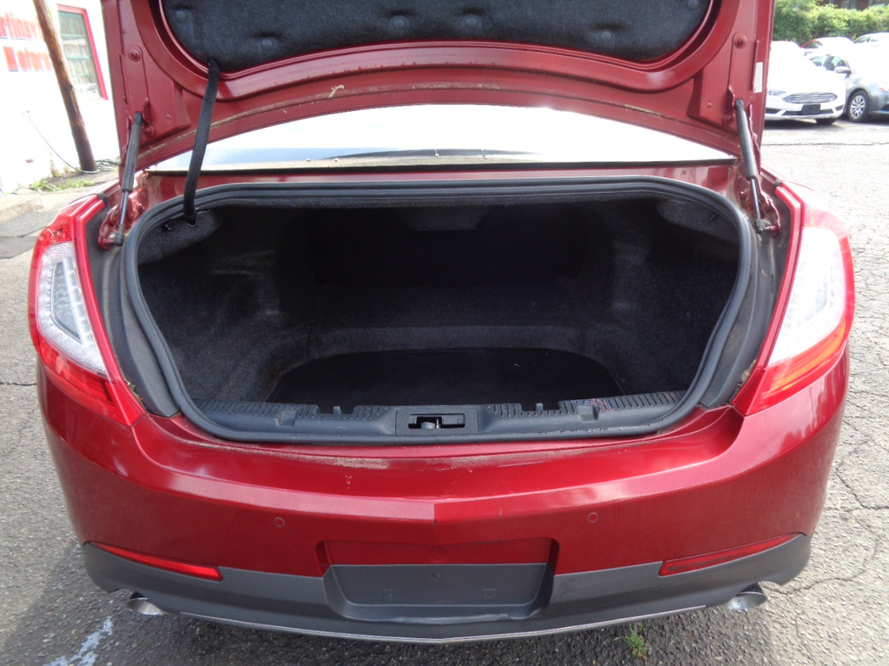 Used 2014 Lincoln MKS Sedan image 28