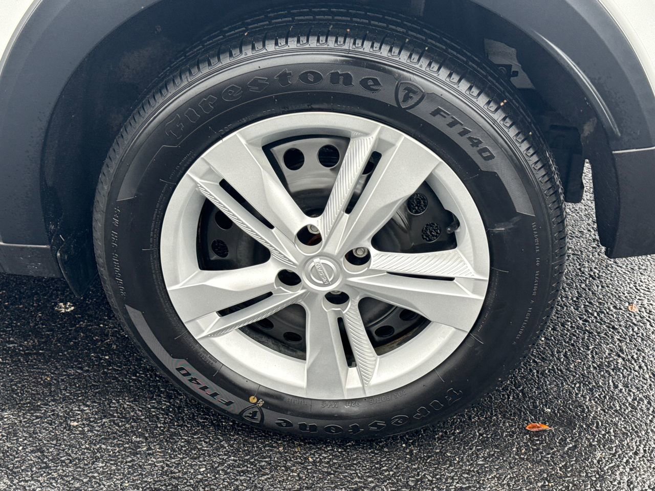 Used 2024 Nissan Kicks S image 11