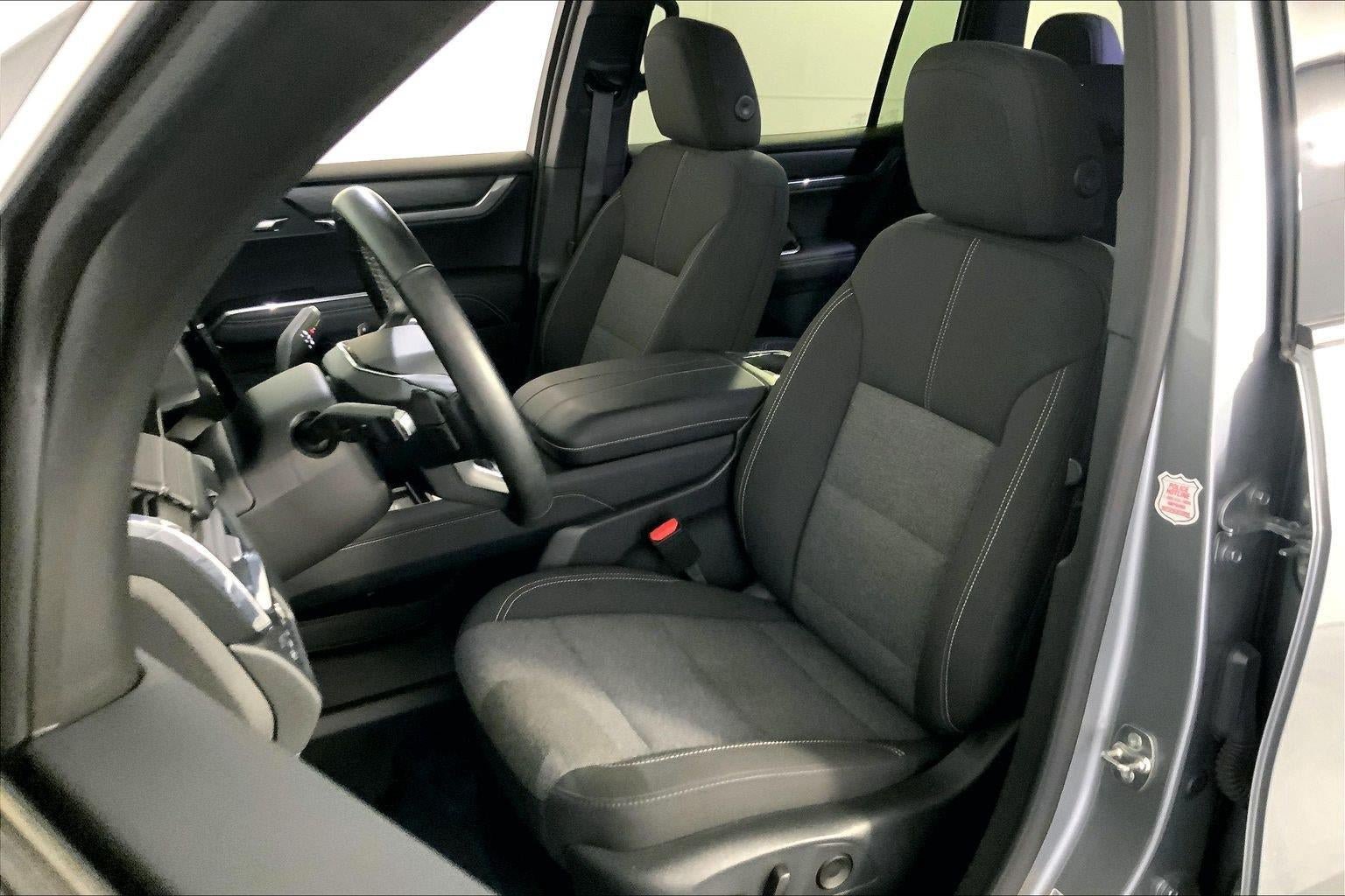 Used 2025 GMC Acadia Elevation AWD/4WD image 22