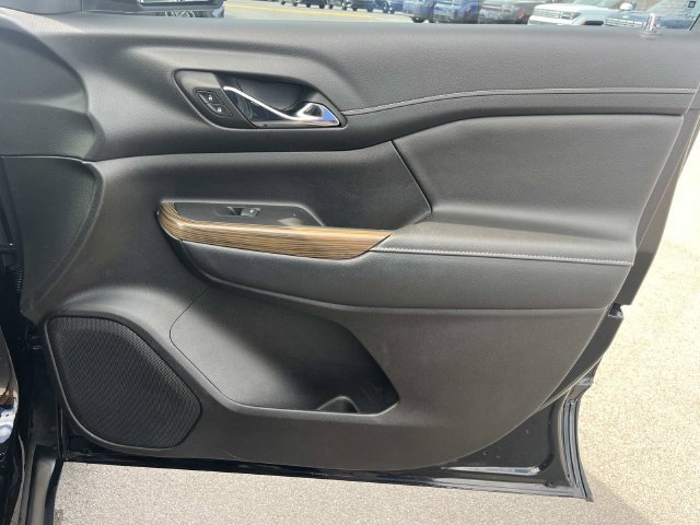 Used 2023 GMC Acadia SLE FWD image 25