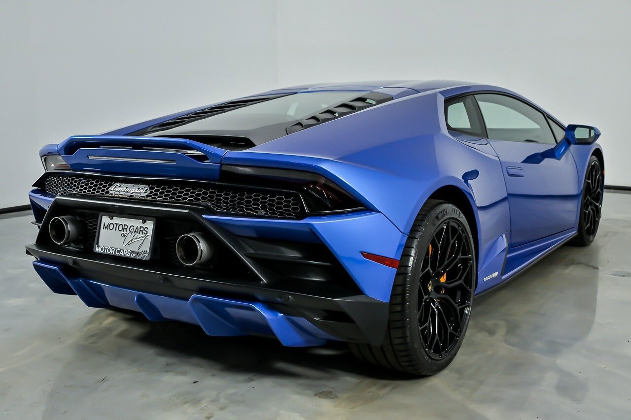 Used 2020 Lamborghini Huracan EVO RWD image 12