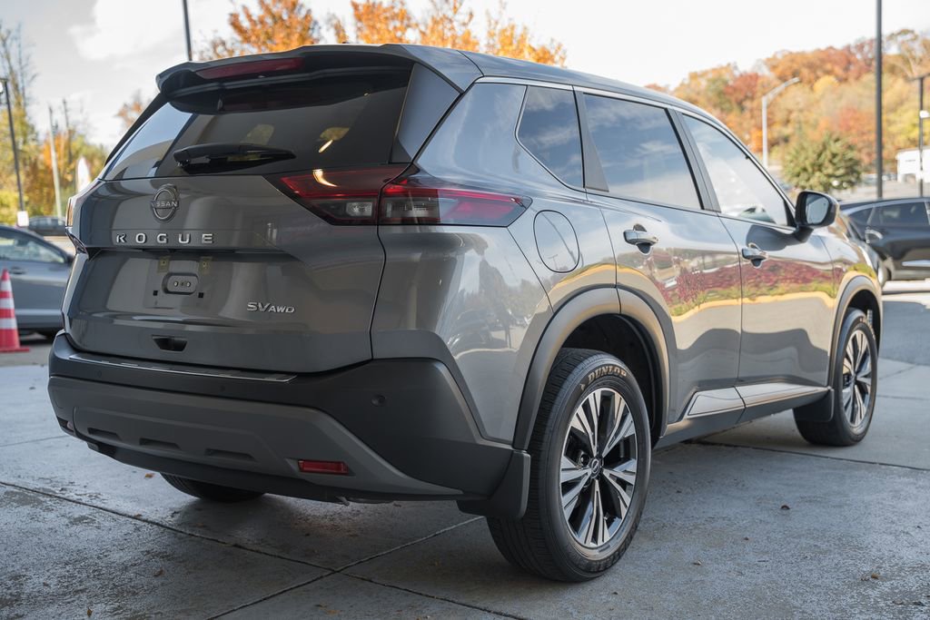 Used 2023 Nissan Rogue SV image 4