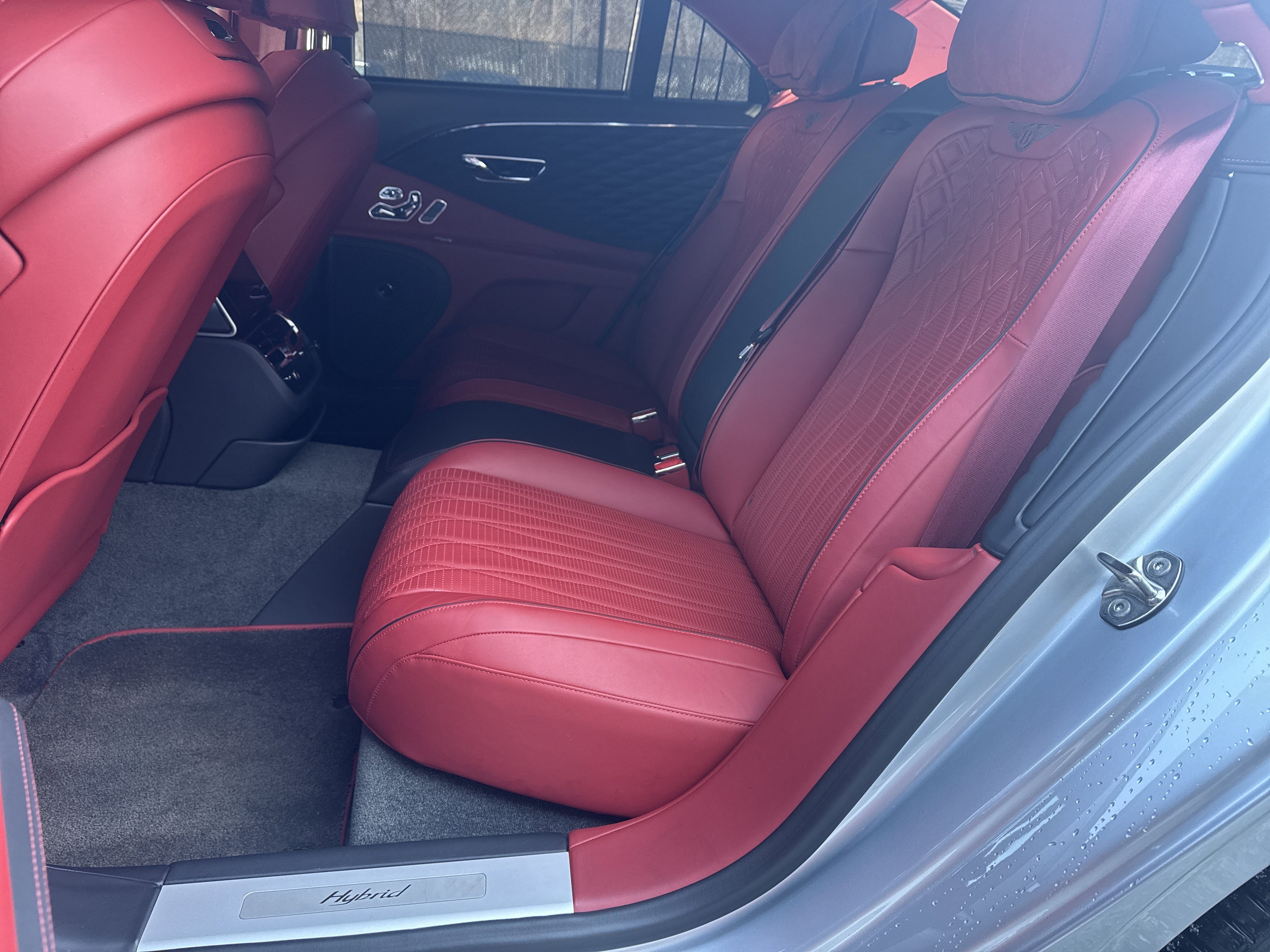 Used 2022 Bentley Flying Spur Plug-In Hybrid image 26