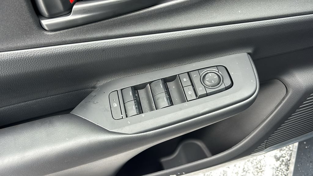 New 2026 Toyota Prius Plug-In Hybrid FWD image 12