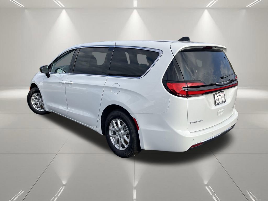 New 2026 Chrysler Pacifica Select image 7
