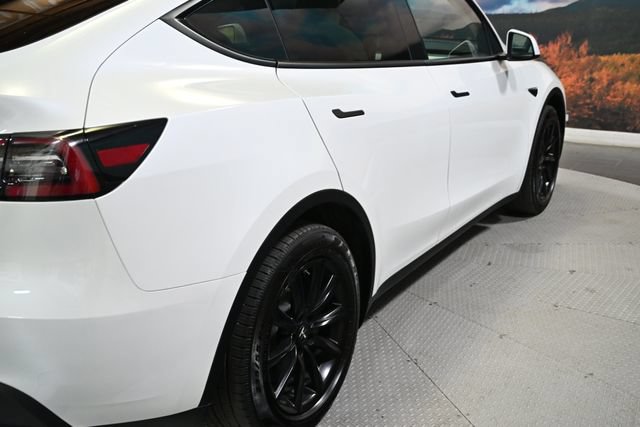 Used 2023 Tesla Model Y Long Range AWD/4WD image 8