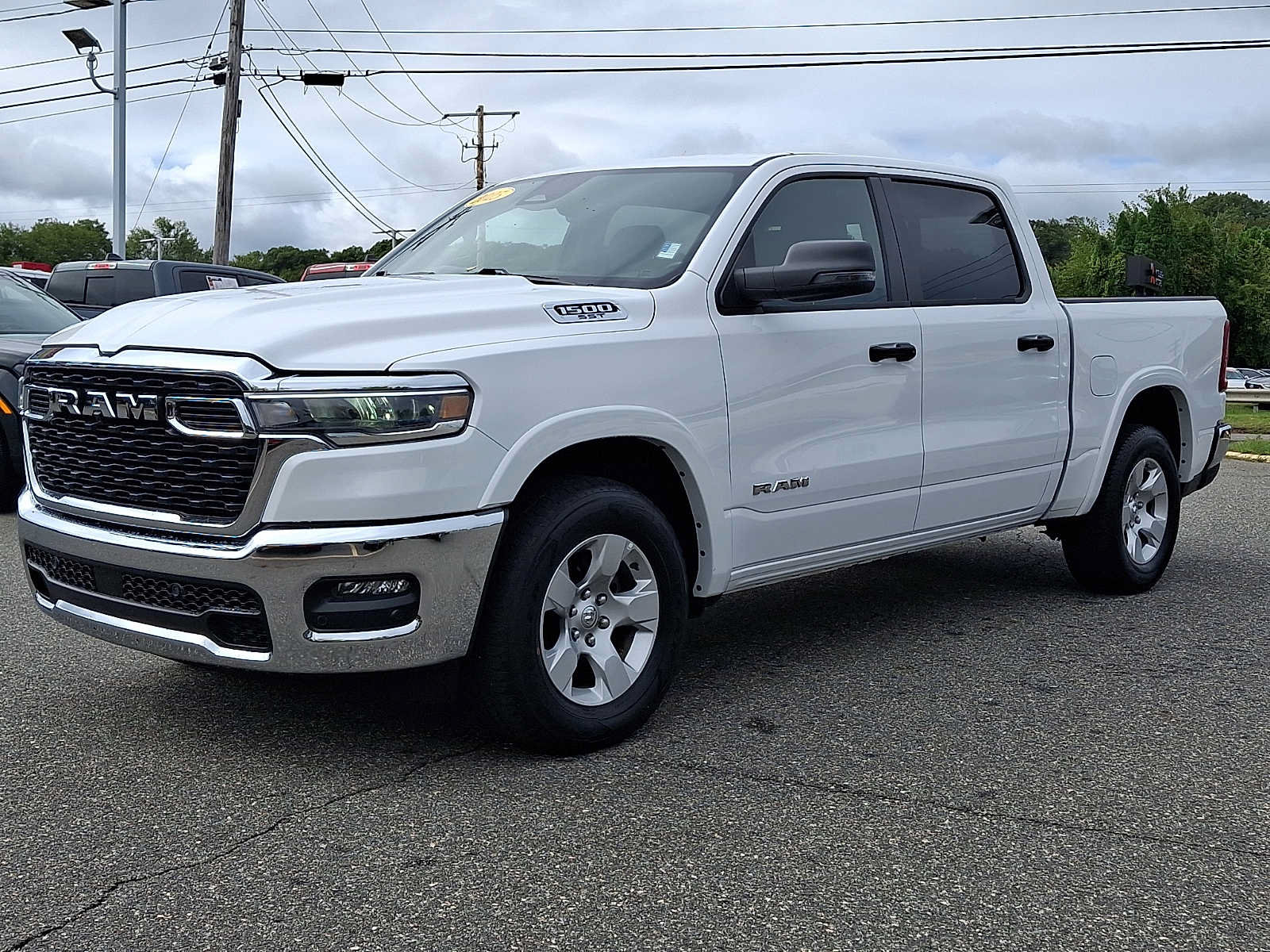Used 2025 RAM 1500 Big Horn AWD/4WD image 3