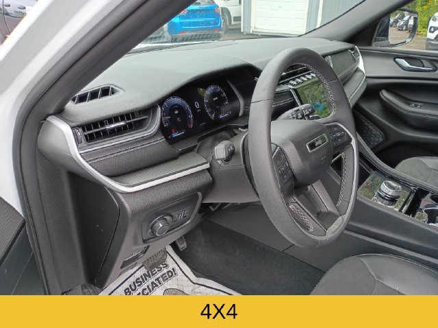 Used 2023 Jeep Grand Cherokee L Laredo AWD/4WD image 11