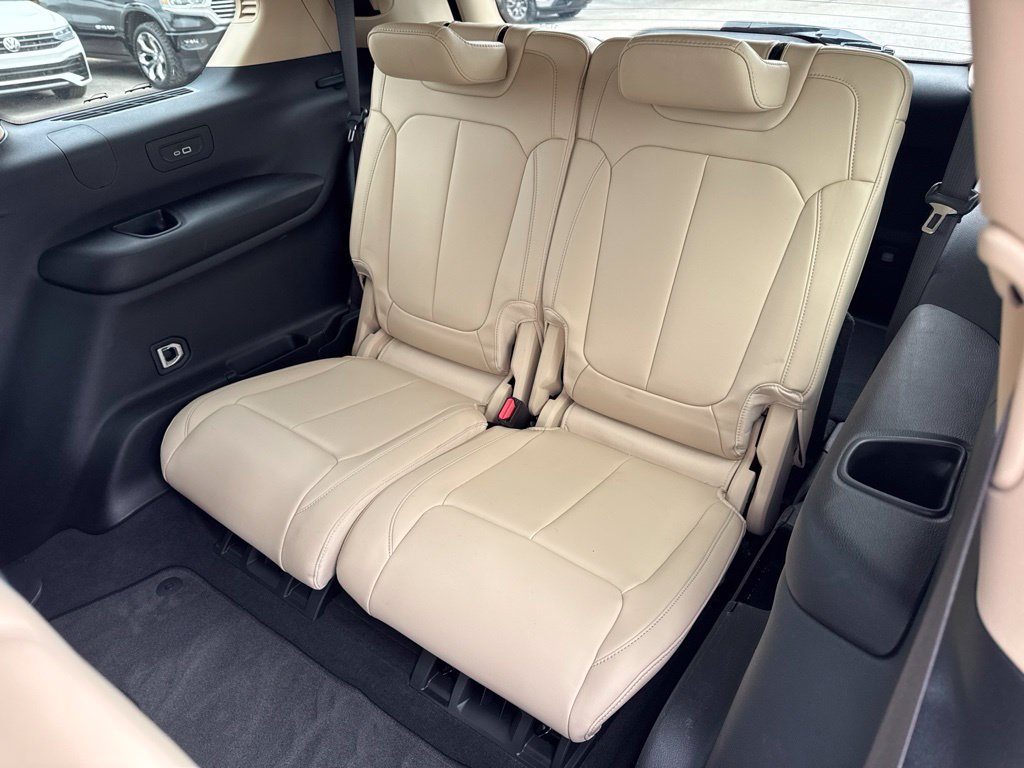 Used 2022 Jeep Grand Cherokee L Limited RWD image 28