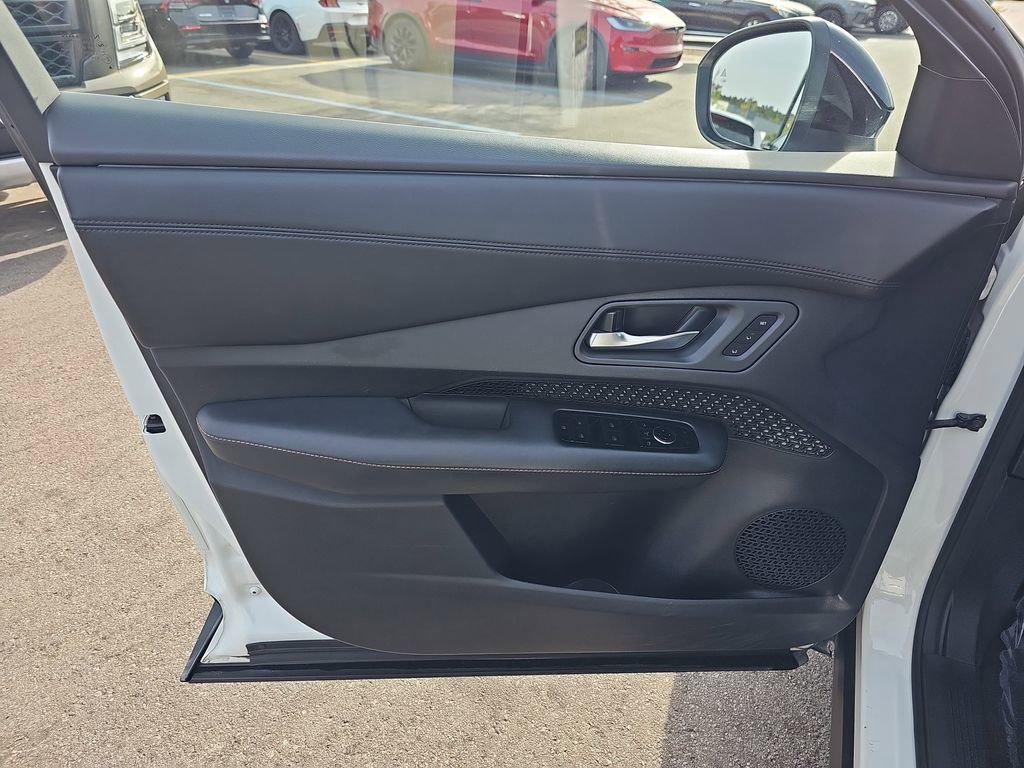 Used 2023 Nissan Ariya FWD image 30