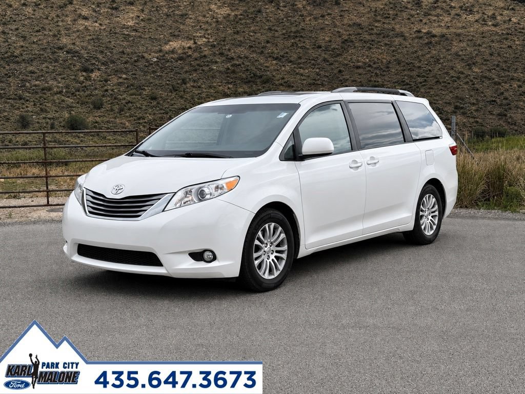 Used 2015 Toyota Sienna XLE Premium FWD image 1