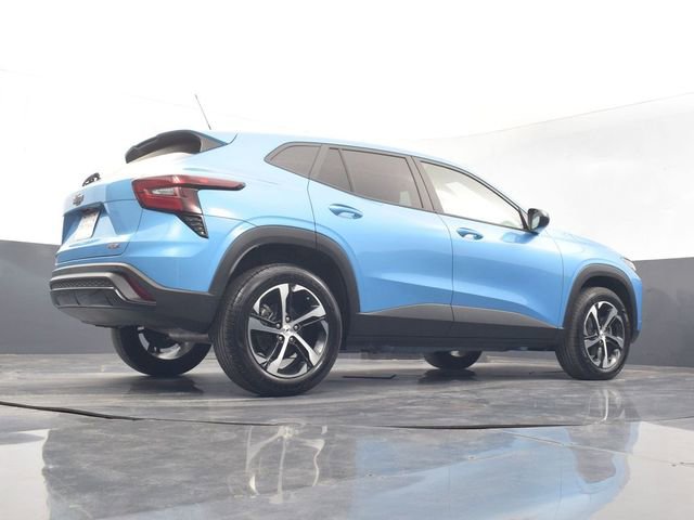 Used 2025 Chevrolet Trax RS w/ Driver Confidence Package FWD image 28