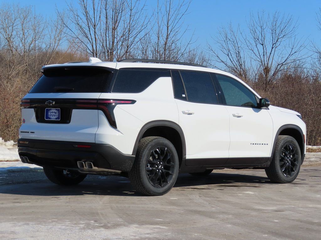 New 2026 Chevrolet Traverse LT w/ Midnight/Sport Edition image 3