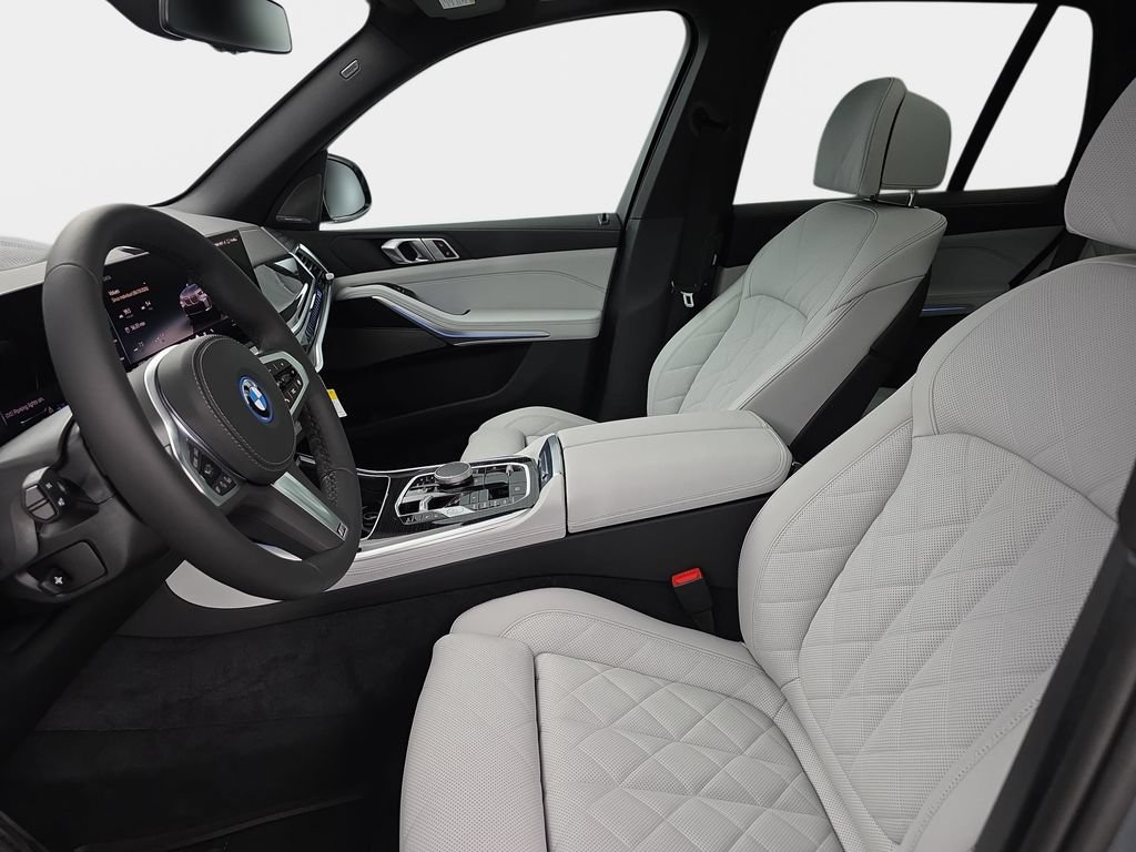 New 2026 BMW X5 xDrive50e w/ M Sport Package AWD/4WD image 15