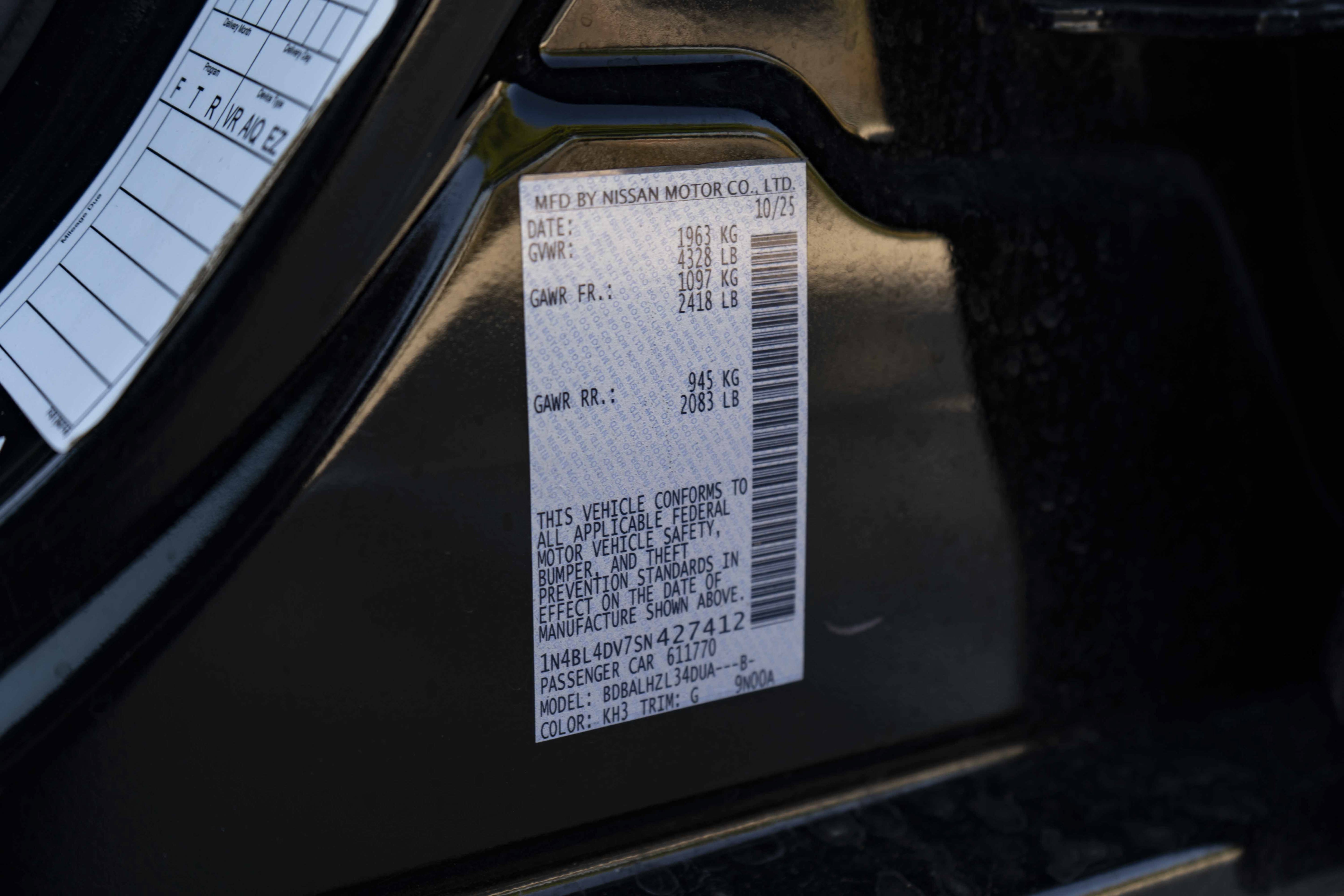 Used 2025 Nissan Altima 2.5 SV FWD image 39