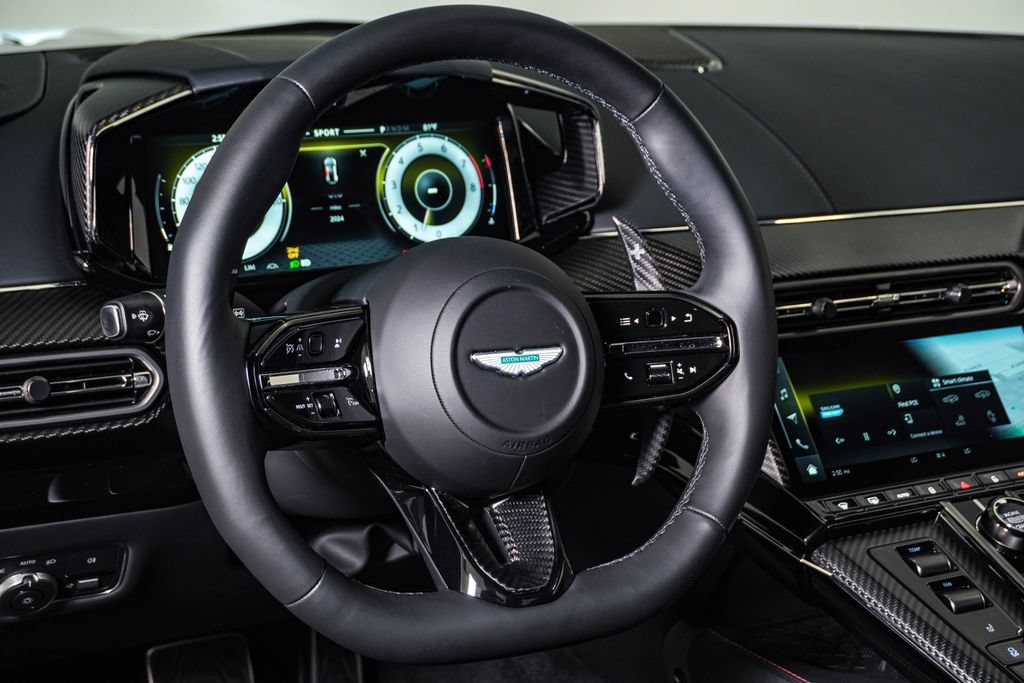 Used 2026 Aston Martin V8 Vantage S RWD image 24