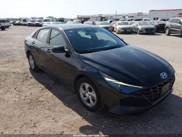 Used 2021 Hyundai Elantra SE FWD image 11