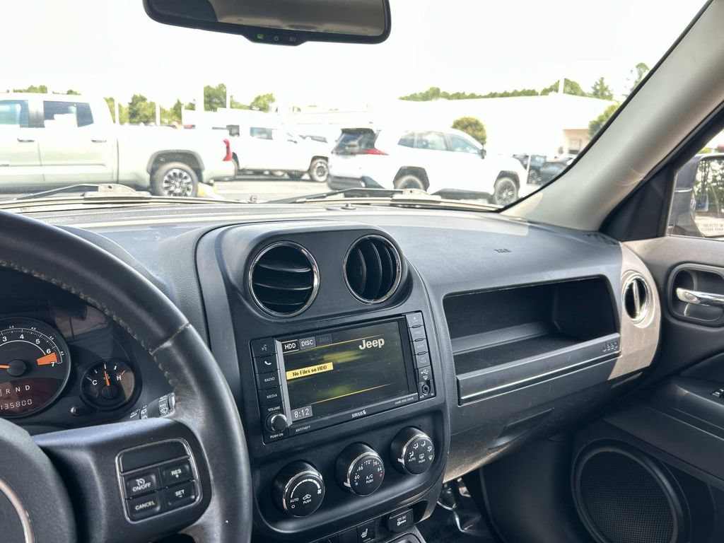 Used 2016 Jeep Patriot Latitude AWD/4WD image 40