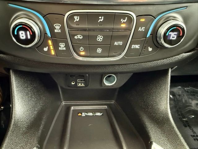 Used 2023 Chevrolet Traverse RS image 39