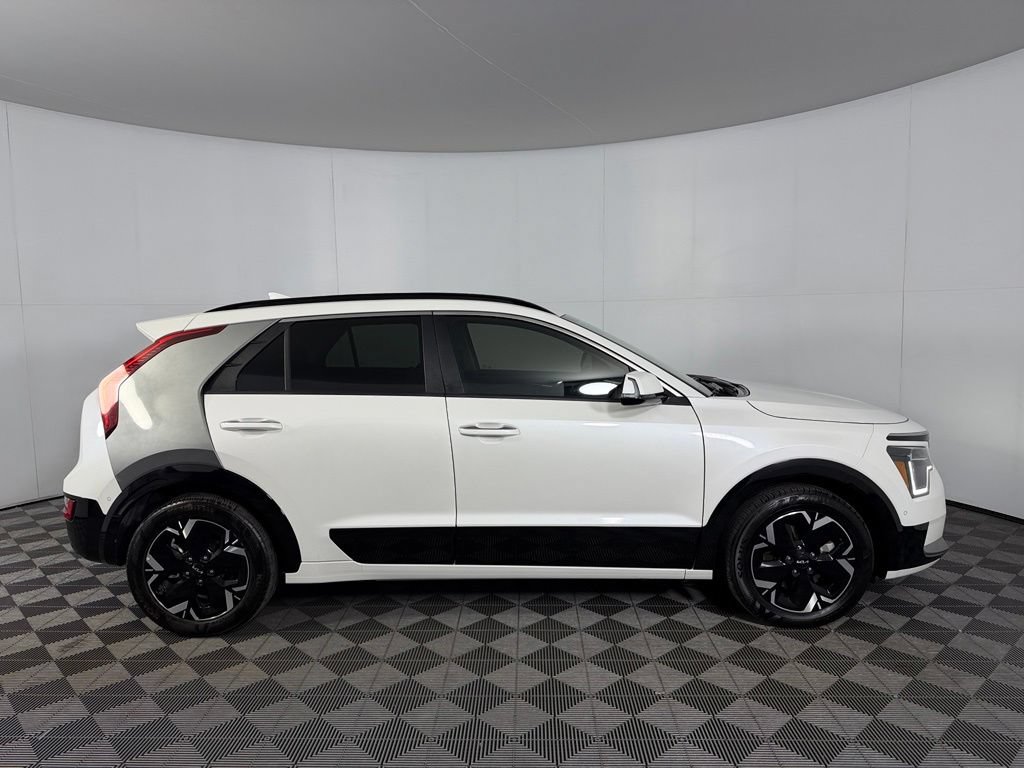 Used 2023 Kia Niro Wave FWD image 5