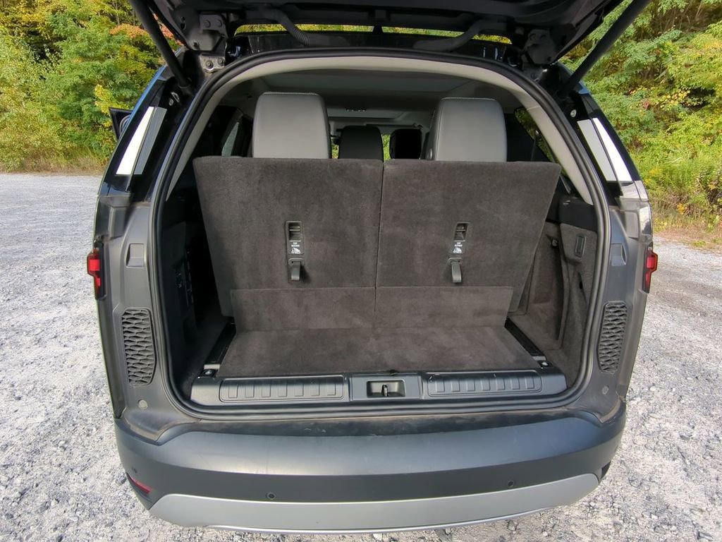 Used 2024 Land Rover Discovery S image 25