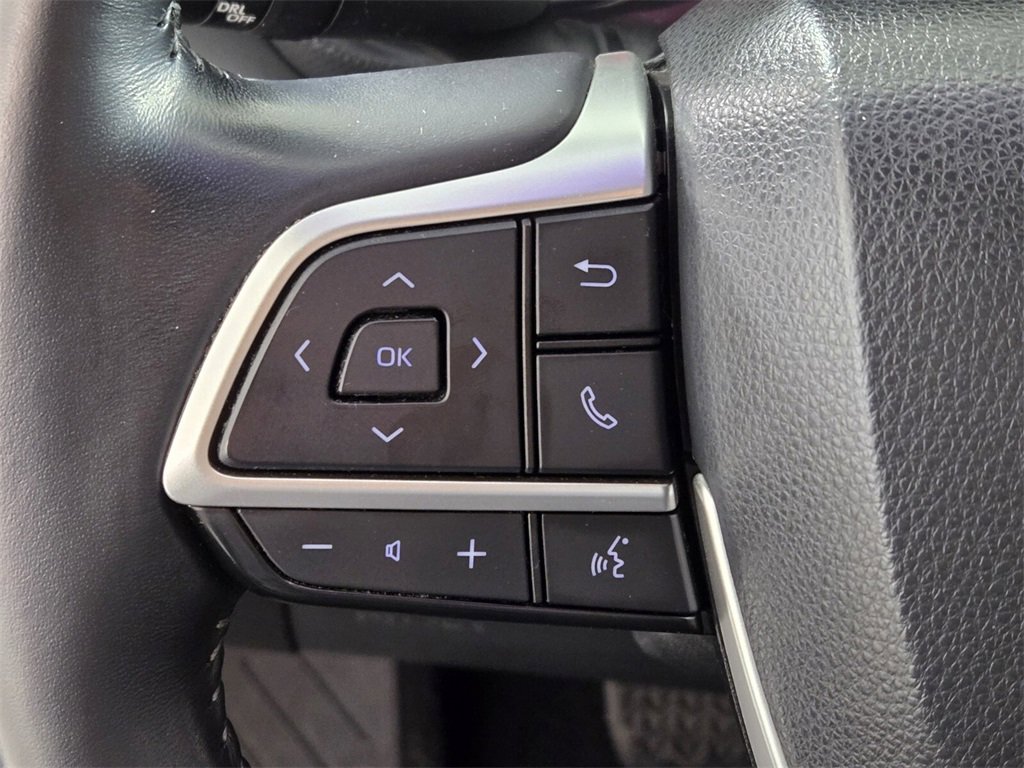 Used 2022 Toyota Highlander LE image 27