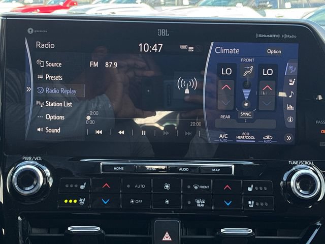 Used 2020 Toyota Highlander Limited FWD image 19