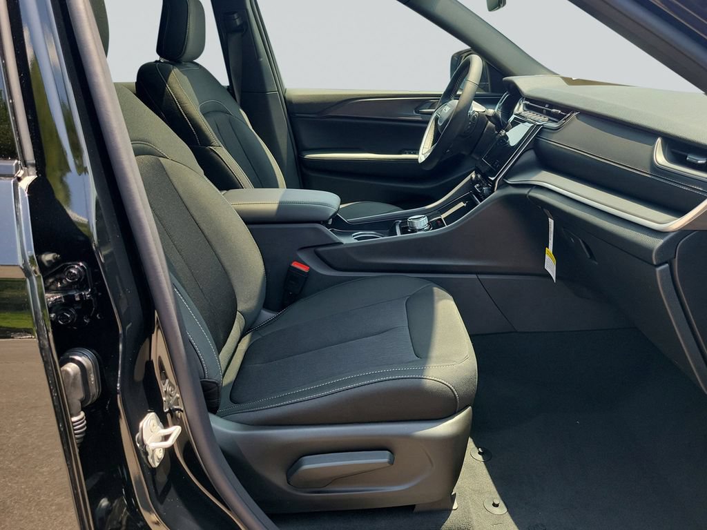 New 2026 Jeep Grand Cherokee Laredo X RWD image 35