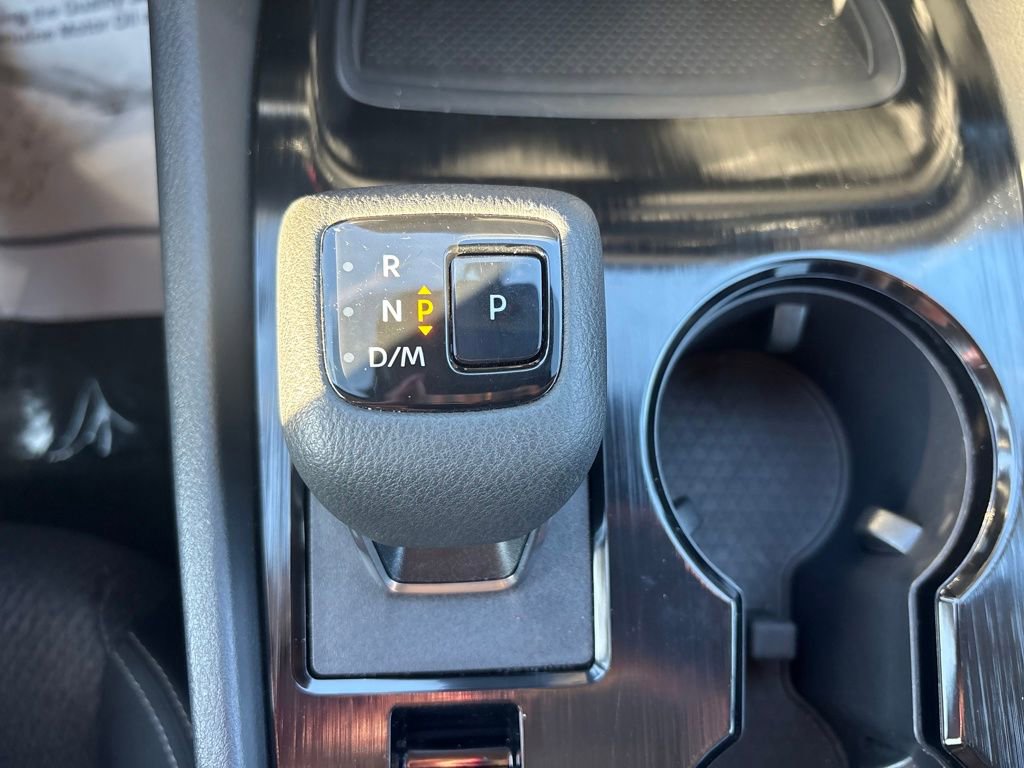 Used 2025 Nissan Rogue SV image 23