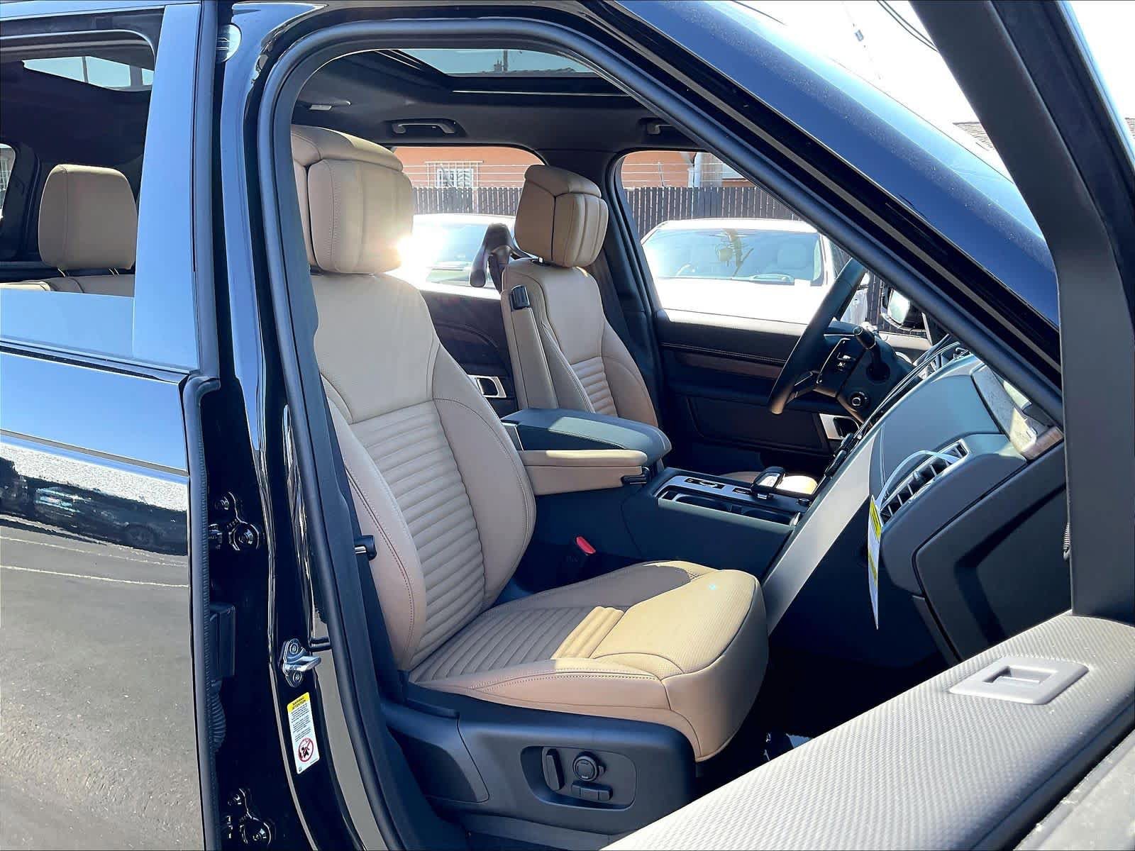 New 2026 Land Rover Discovery Dynamic SE AWD/4WD image 31