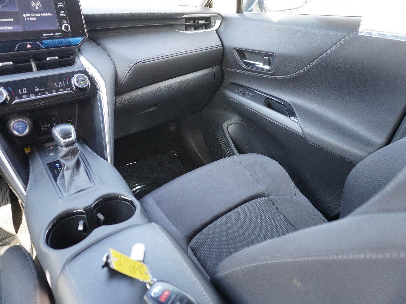 Used 2021 Toyota Venza LE AWD/4WD image 17