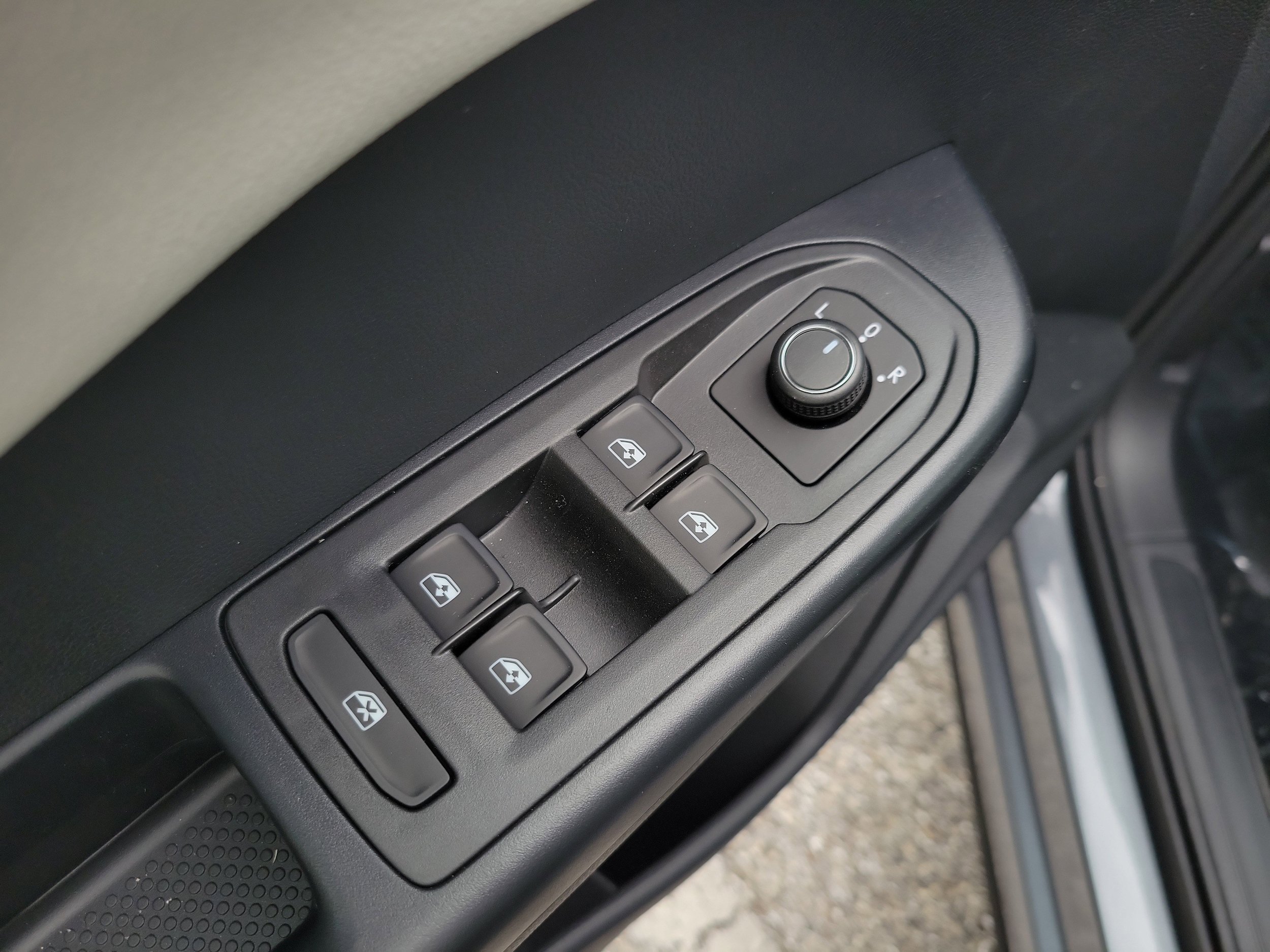 New 2026 Volkswagen Taos S FWD image 18