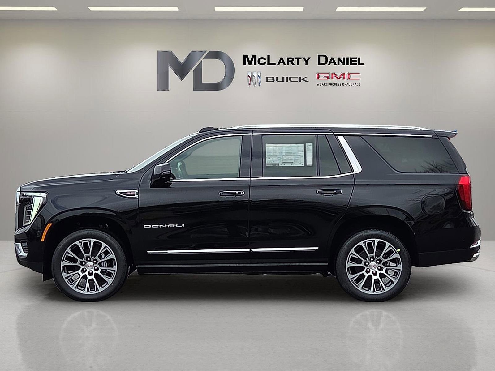 New 2026 GMC Yukon Denali w/ Sun & Power Step Package image 3