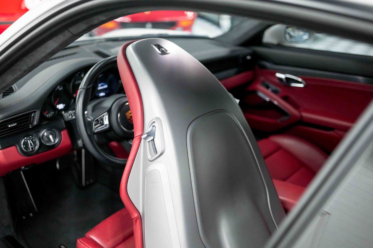 Used 2018 Porsche 911 Carrera GTS RWD image 47